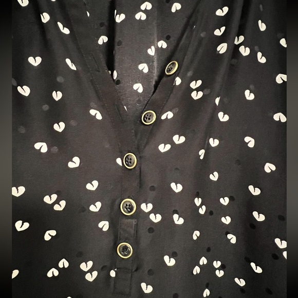 Yumi Kim 100% silk blouse in black and white heart pattern - Picture 12 of 12